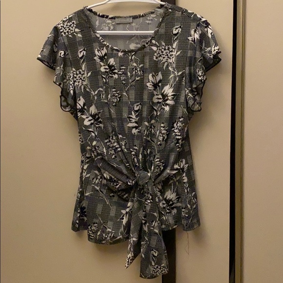 kenar blouse - Picture 1 of 4